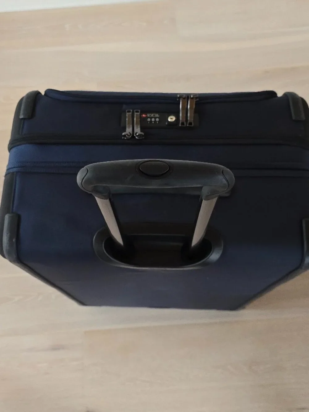 Tumi Alpha 3 Expandable 4 Wheeled Packing Case Luggage in Black/Navy